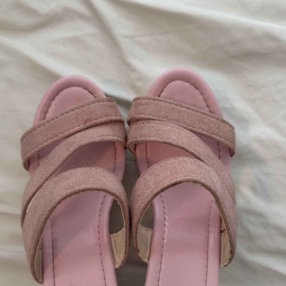 Elegant Women's Pink Sandals